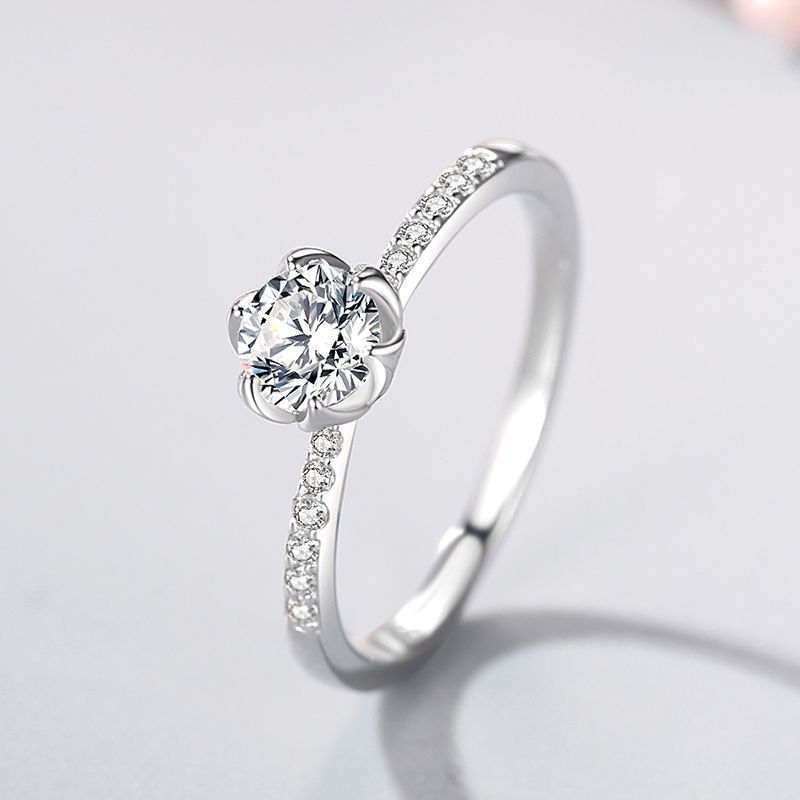Elegant 925 Sterling Silver Women's Ring - Six-Claw Design with Sparkling Stone